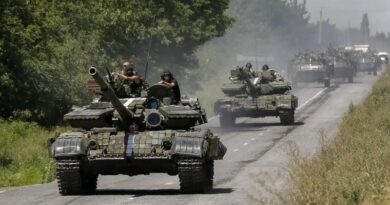 New Age Noticias - Exterminio de Ucrania por parte de Rusia - tanques de guerra rusos entrando en Ucrania